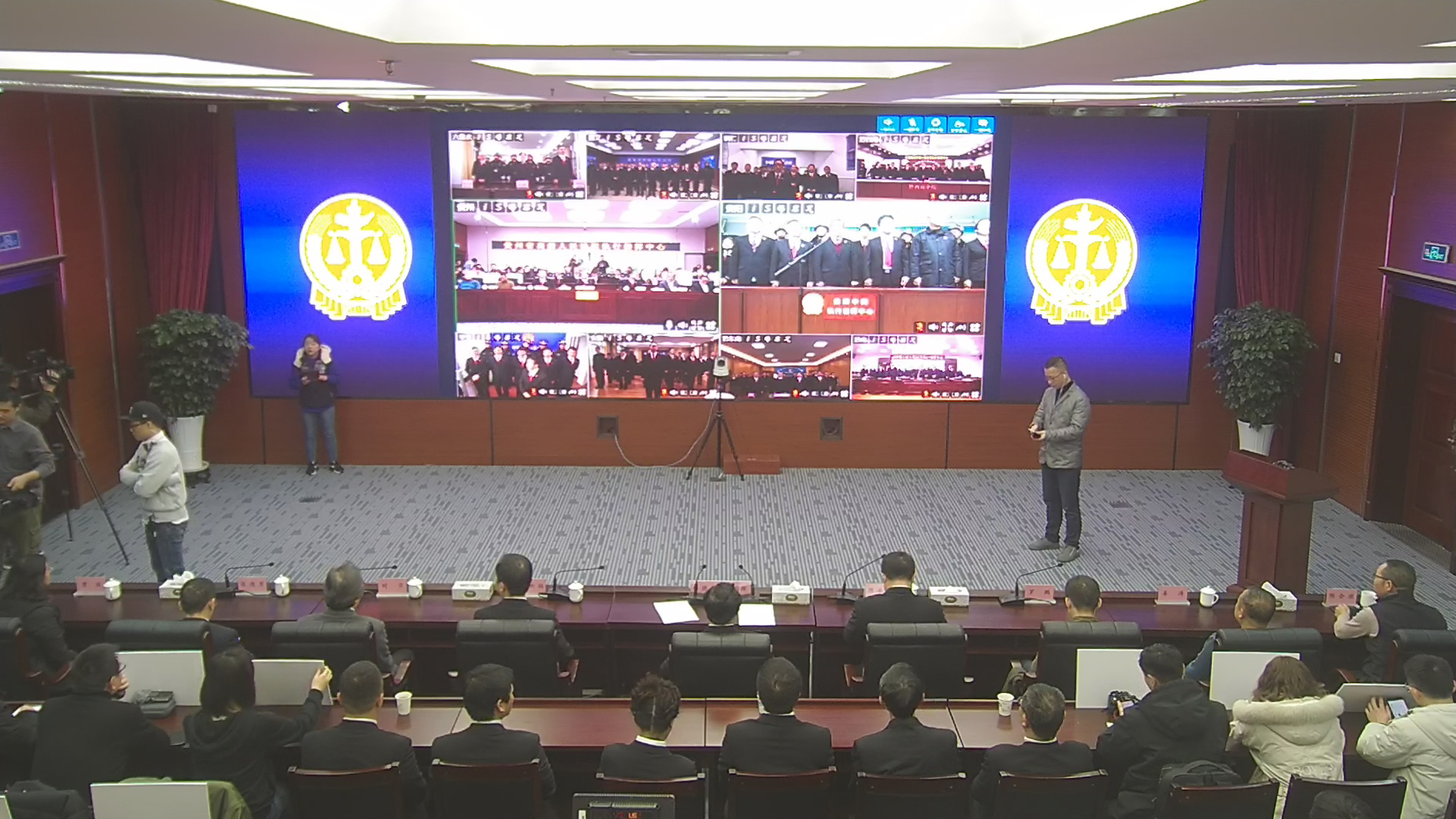 后攝像頭_監控點(diǎn)1_后攝像頭_20191211222301_1194601.jpg